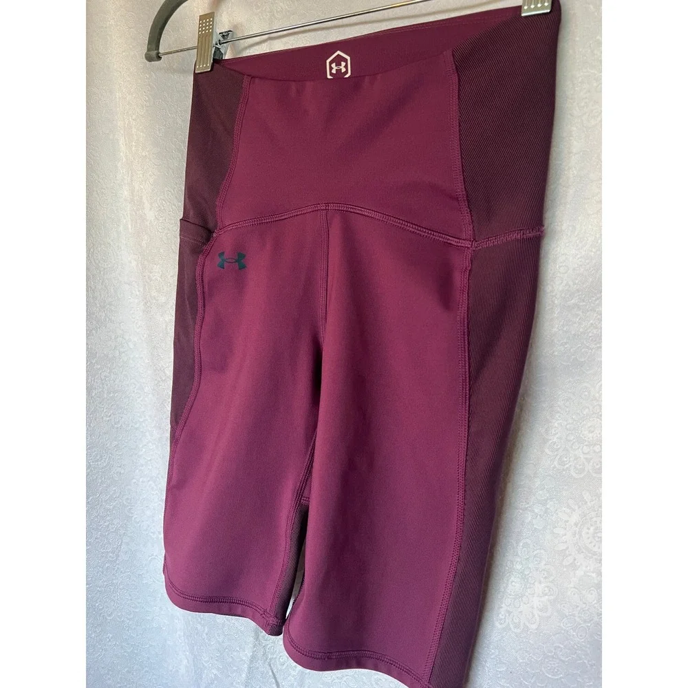 Under Armor Rush HeatGear Bike Short Burgundy Athleisure Ribbed Pocket Womens XS